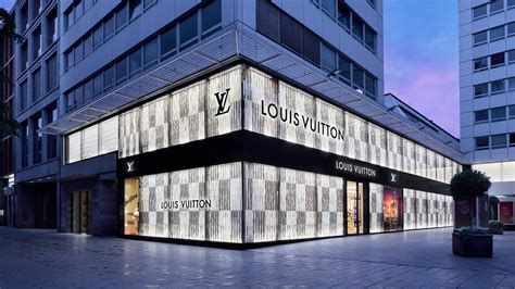 Louis Vuitton Düsseldorf Store in Düsseldorf, 